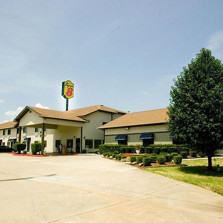 Super 8 By Wyndham Van Buren/Ft. Smith Area Екстериор снимка