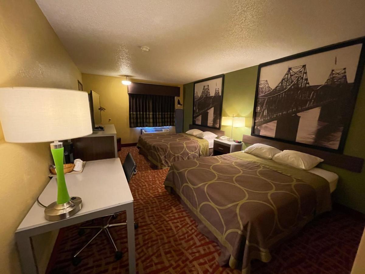 Super 8 By Wyndham Van Buren/Ft. Smith Area Екстериор снимка