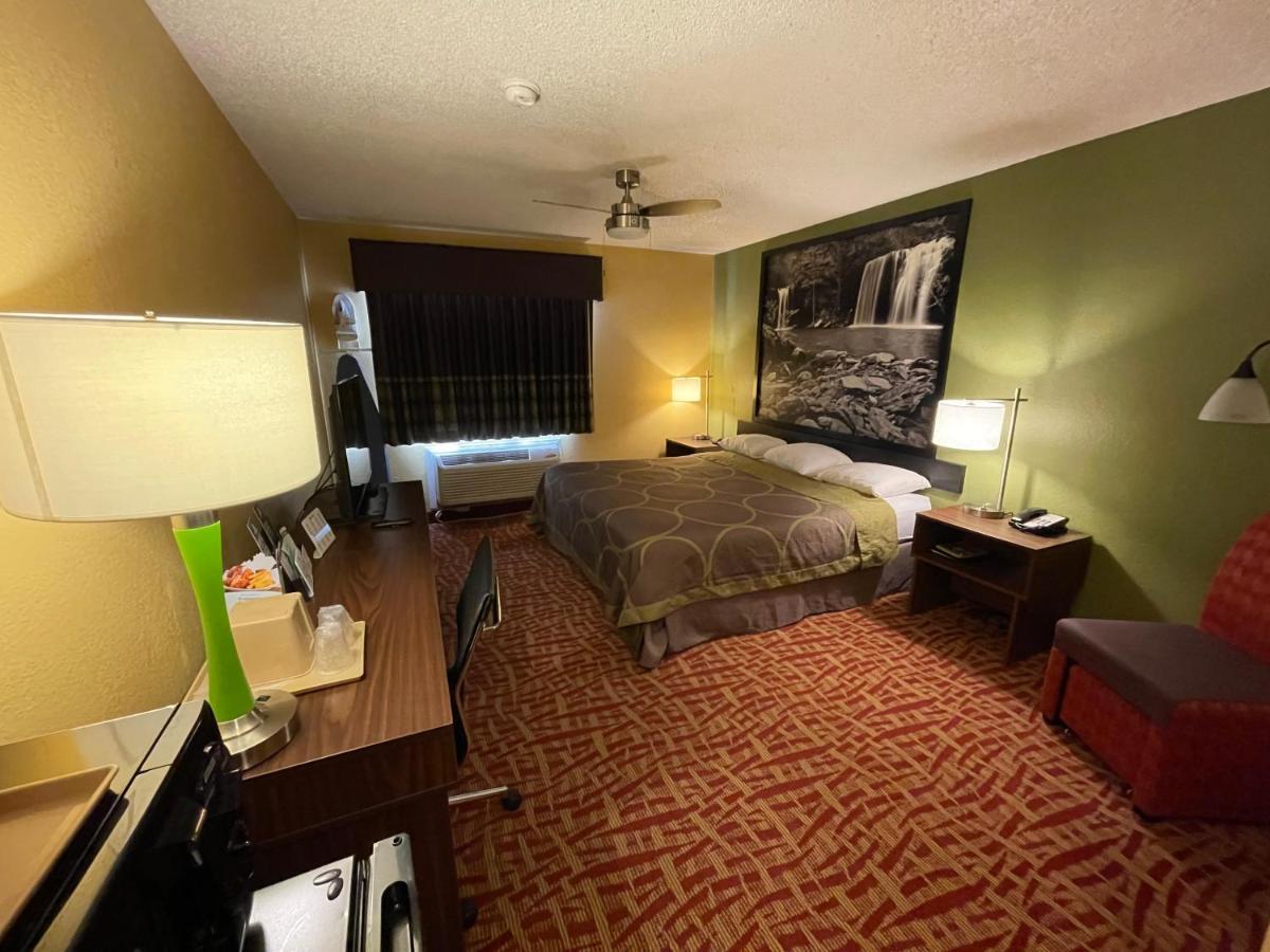 Super 8 By Wyndham Van Buren/Ft. Smith Area Екстериор снимка