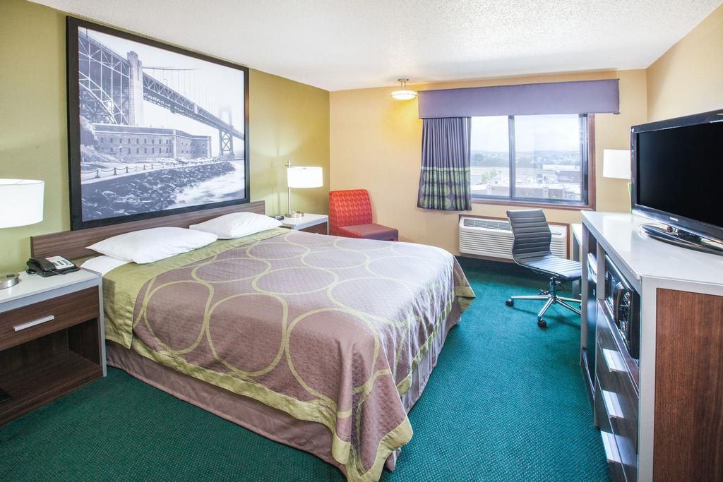 Super 8 By Wyndham Van Buren/Ft. Smith Area Екстериор снимка